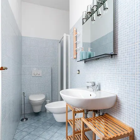 Borghi Modern With Balcony Apartman