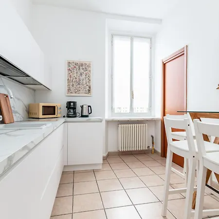 Borghi Modern With Balcony *