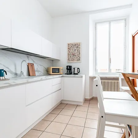 Borghi Modern With Balcony Como